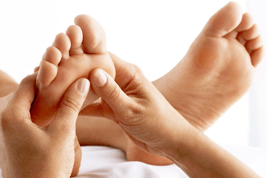Discover The Benefits Of Foot Reflexology For Everyday Wellness